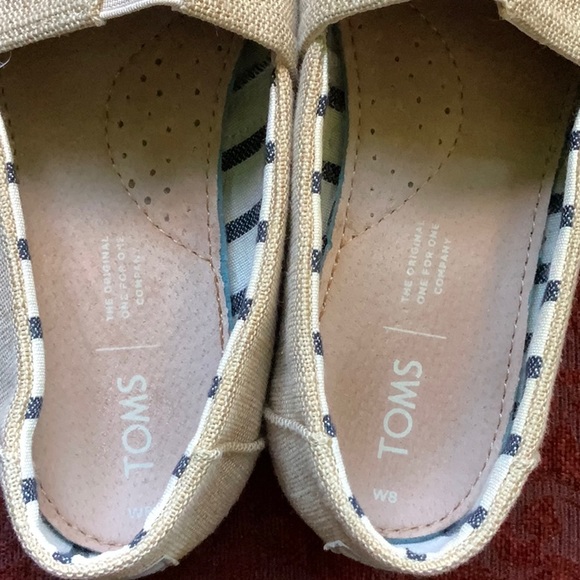 Toms slip on beige linen shoes size 8 - Picture 3 of 8